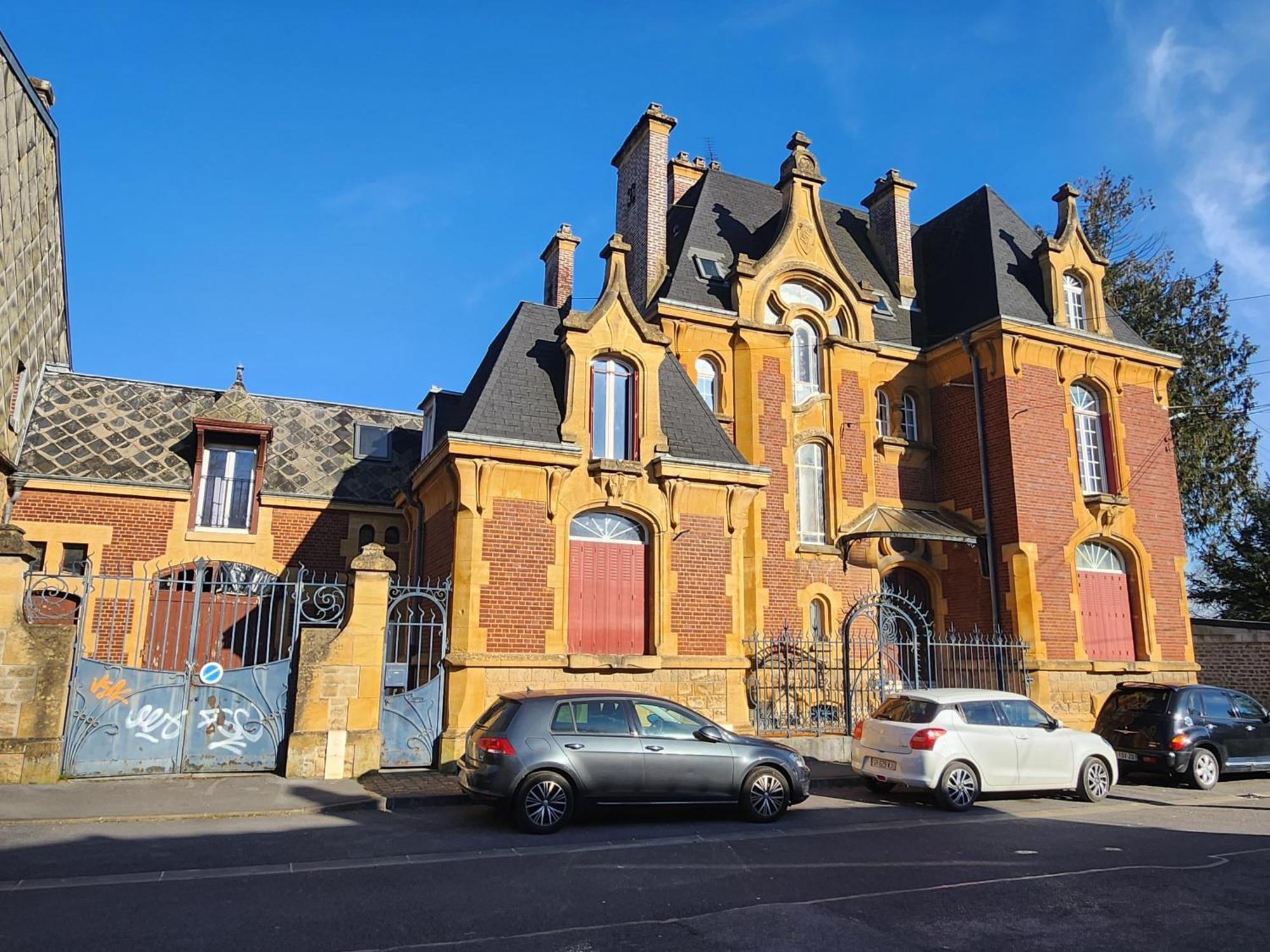 Appartement Atypique - 2 Chambres - Rue Calme Dans Centre Ville ซีดาน ภายนอก รูปภาพ